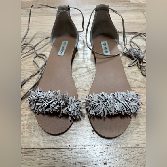 Steve Madden Sweety Fringe Ankle Tie Sandals Size 8.5 Taupe - Picture 4 of 6